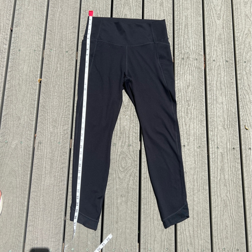 All in Motion: Women’s Athletic Leggings in Black. Size Large. - Picture 7 of 11